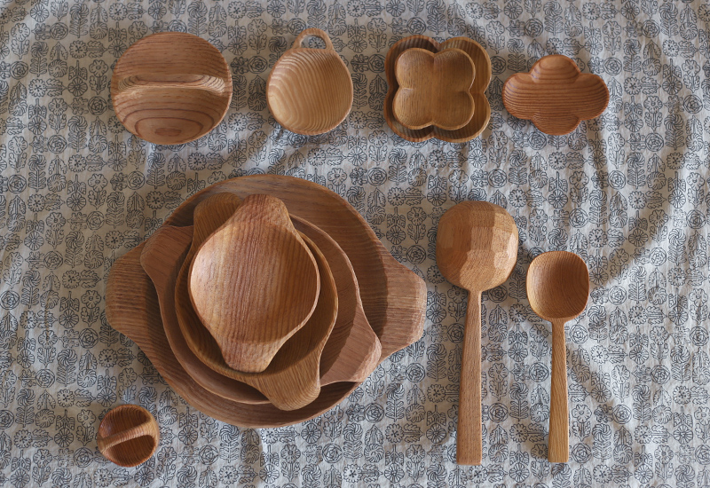 ラオスの手仕事/木製豆皿/お花の小皿/木のプレート